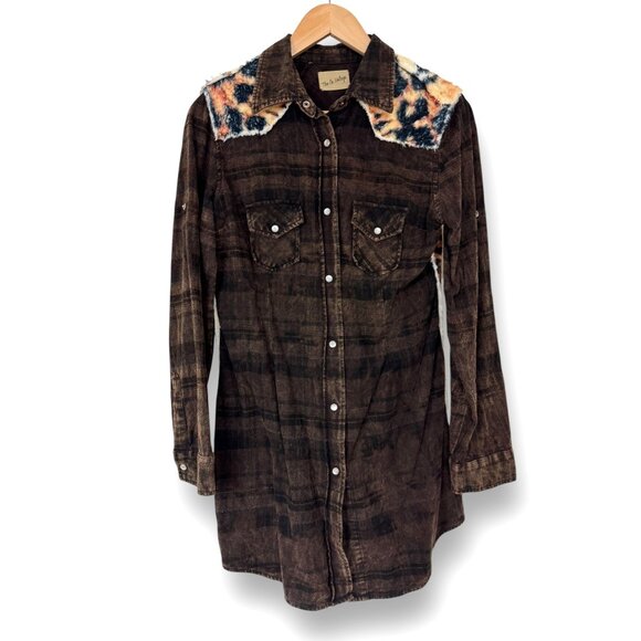 Size M NEW The Nu Vintage Plaid Animal Print Faux-Fur Pearl Snap Top‎ Shirt - Picture 2 of 9